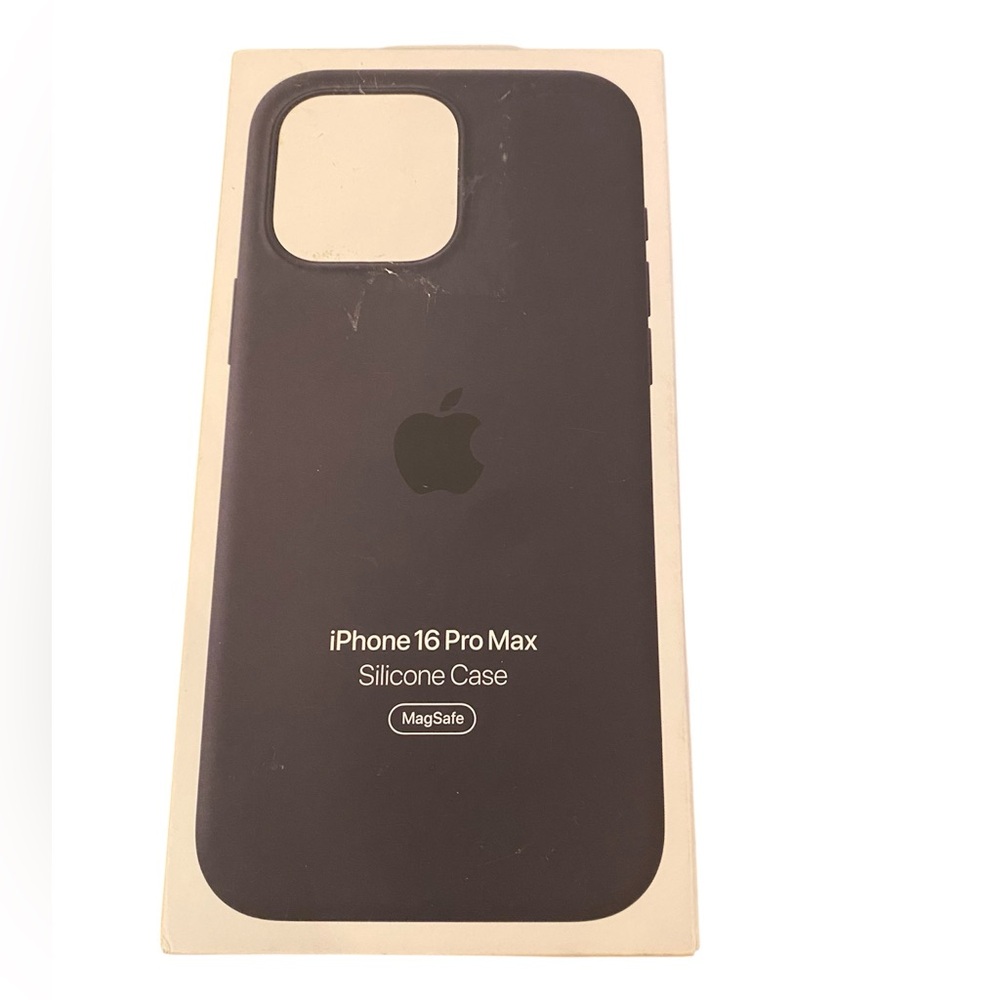 Apple iPhone 16 Pro Max Silicone Case - Black
MagSafe